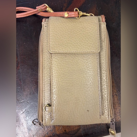 Outland Rugged Leather Crossbody Purse - Picture 5 of 5